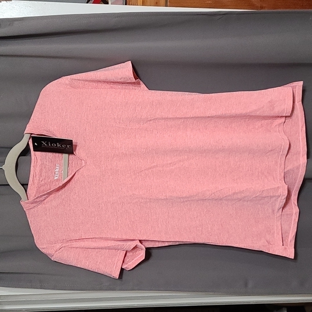 NWT‎ Xioker Women's Tee Short Sleeve Shiet V-neck Pinkish Size L